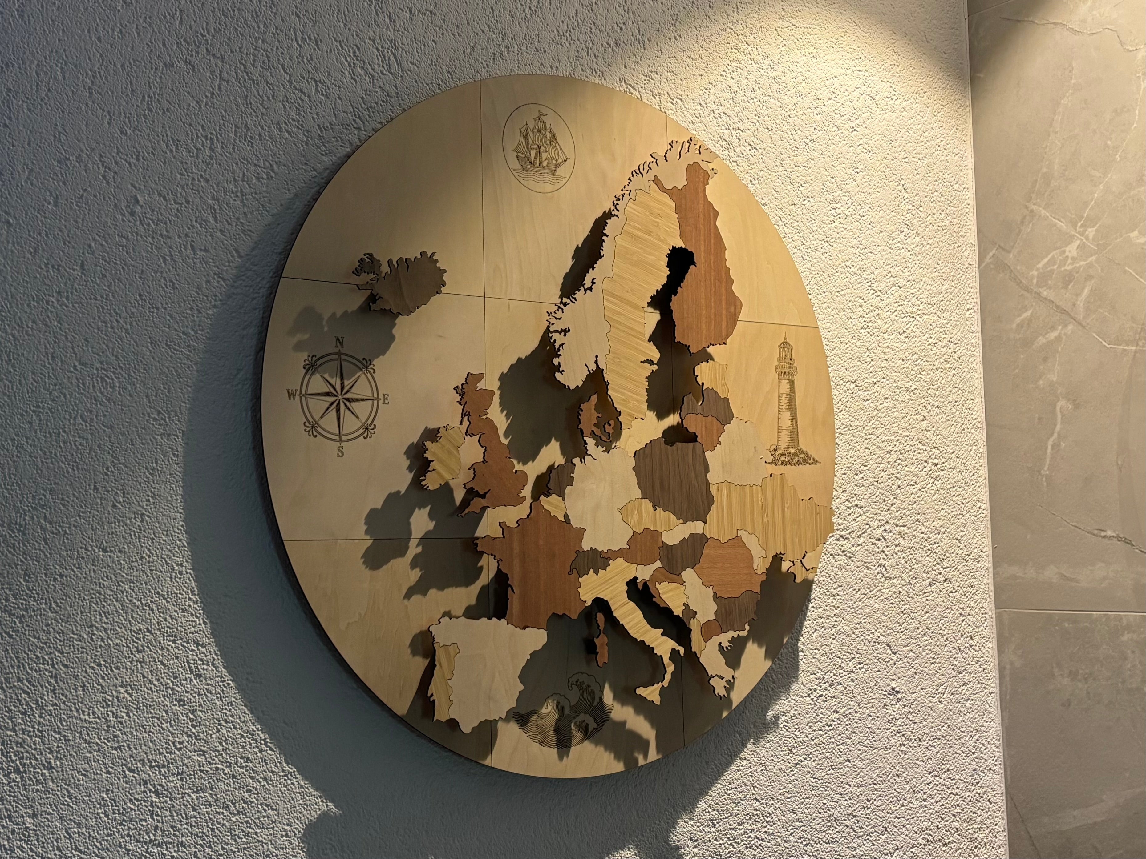 GlobeGlow - Wooden Europa Map