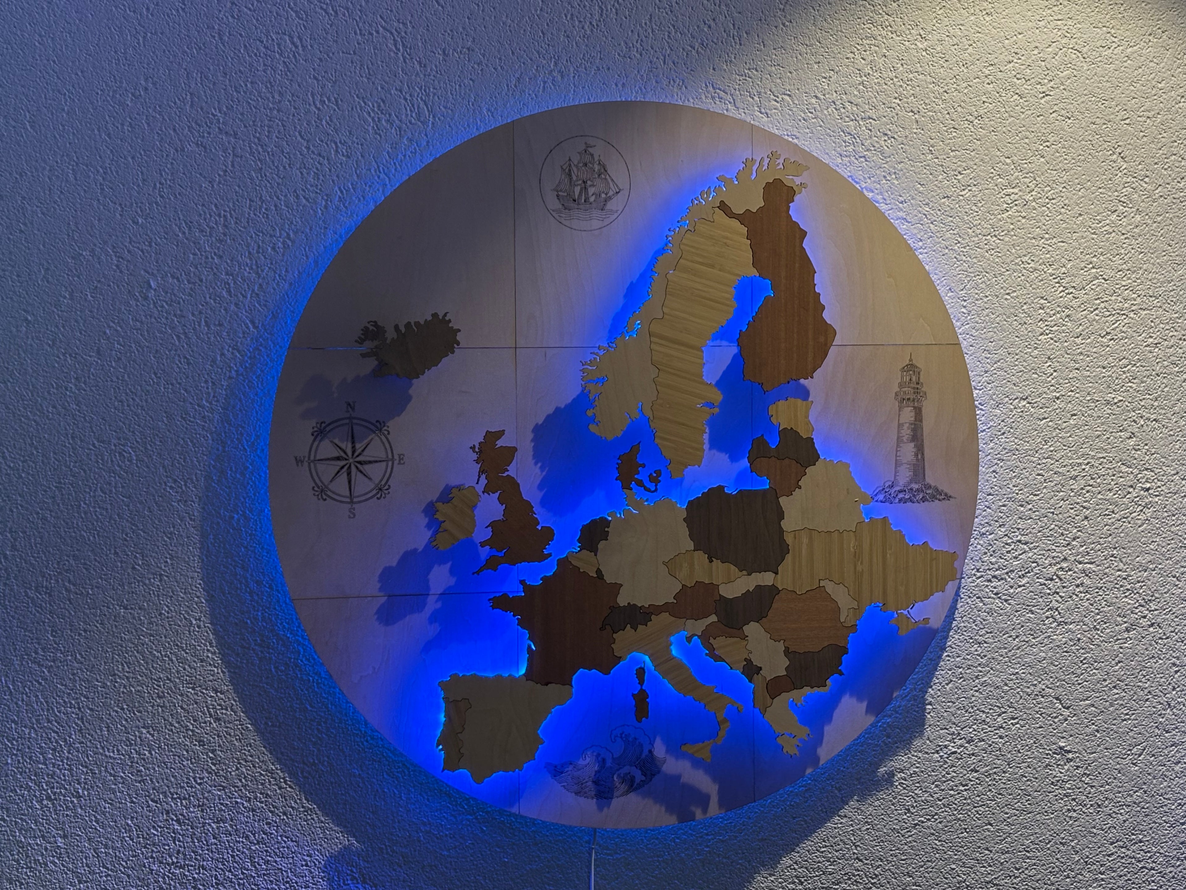 GlobeGlow - Wooden Europa Map