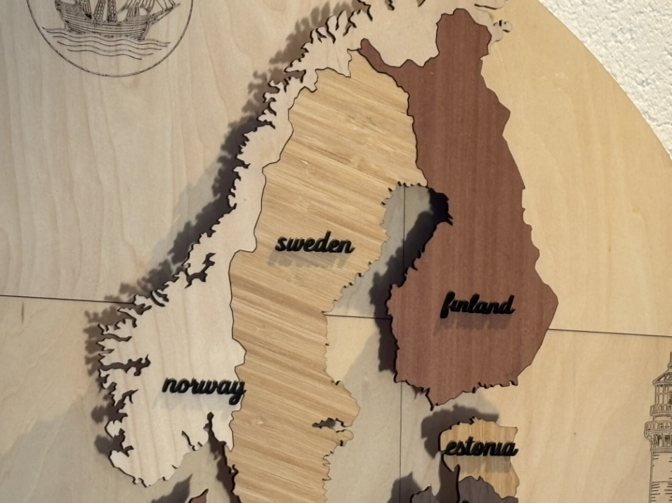 GlobeGlow - Wooden Europa Map